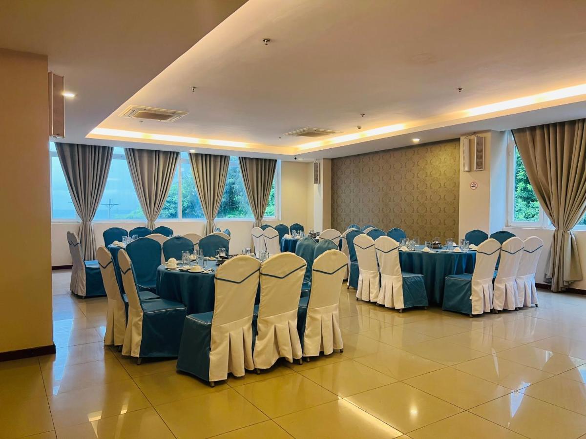 Khách sạn Coast 3*